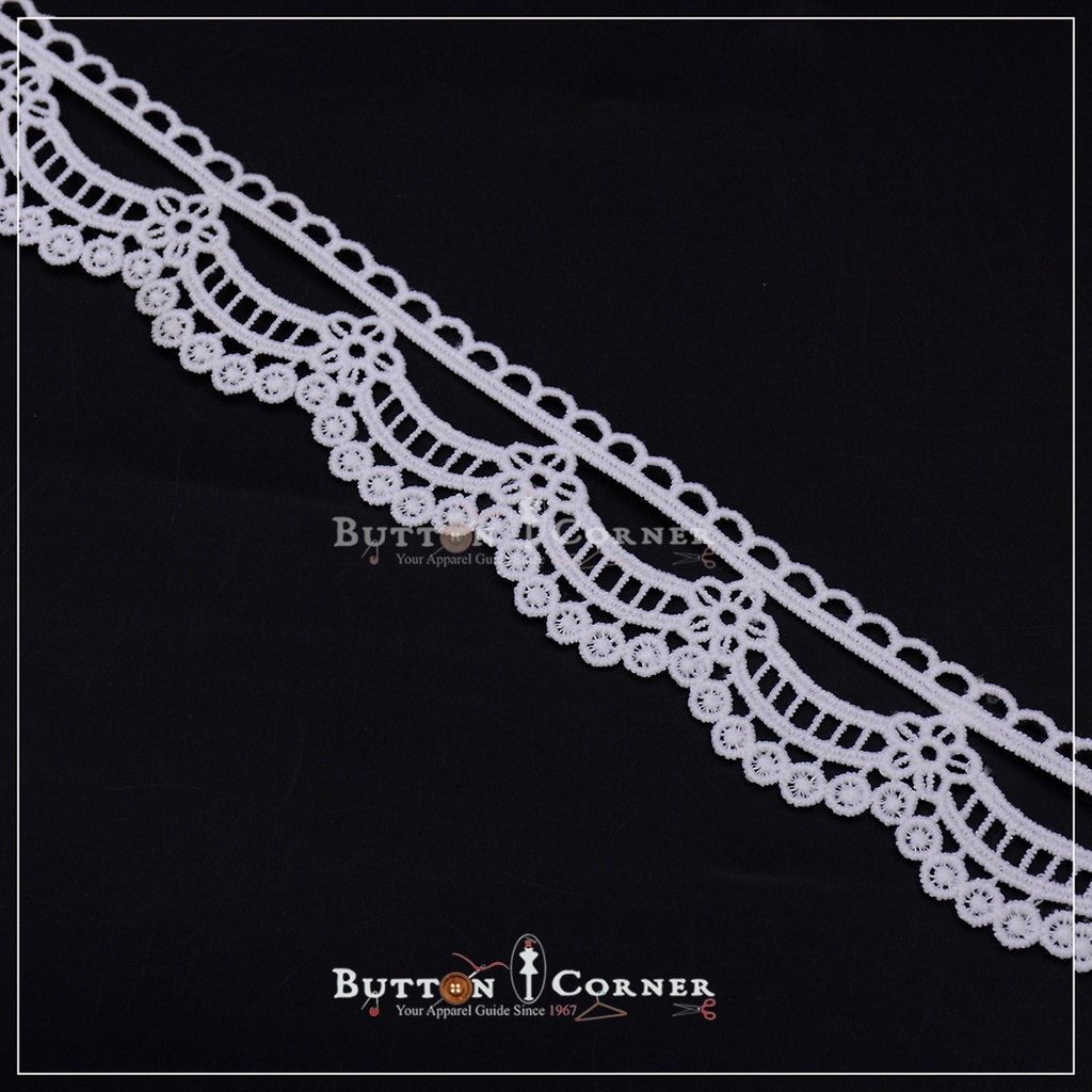 One Side Border Shuttle Lace