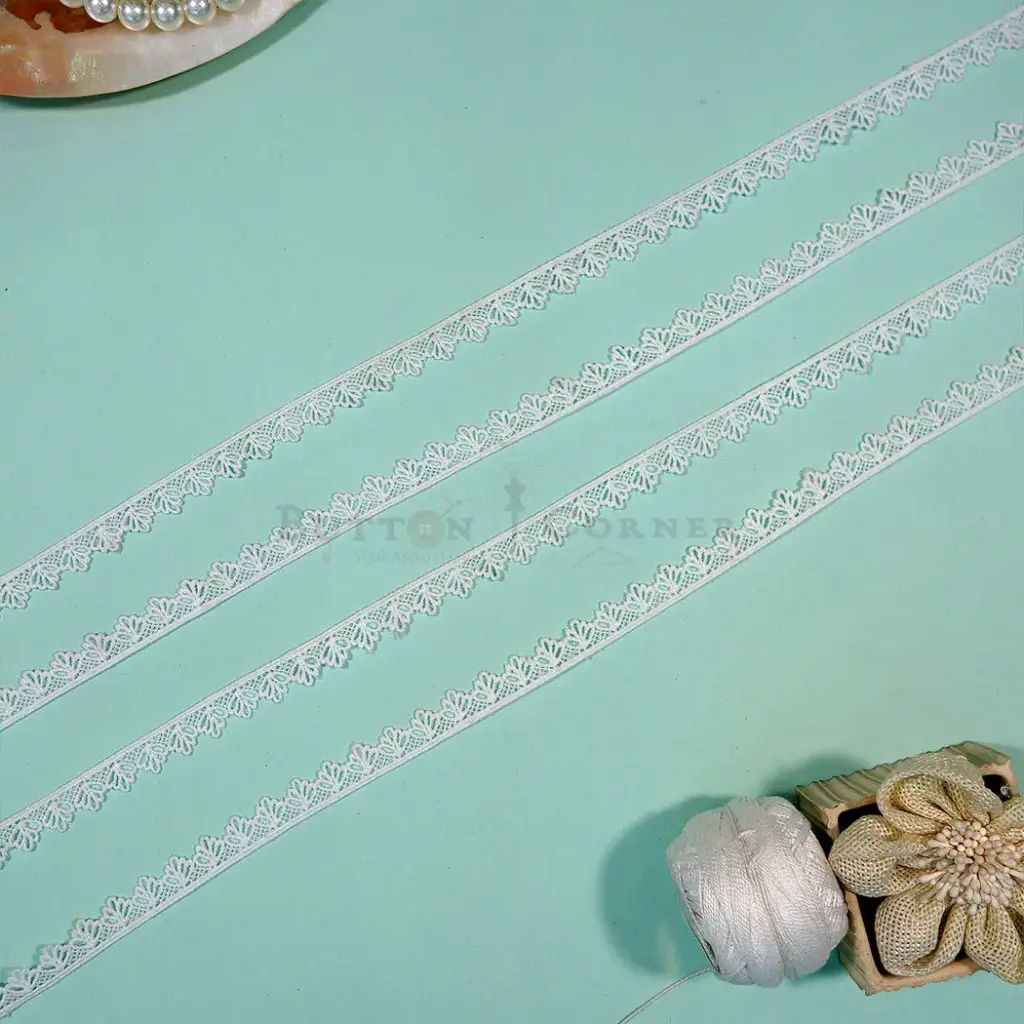 One Side Border Shuttle Lace