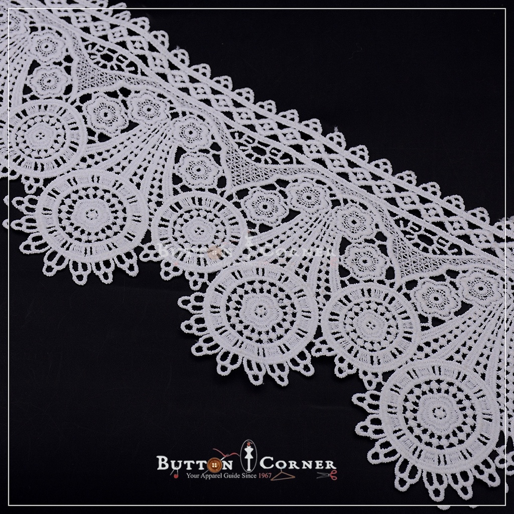 One Side Border Shuttle Lace