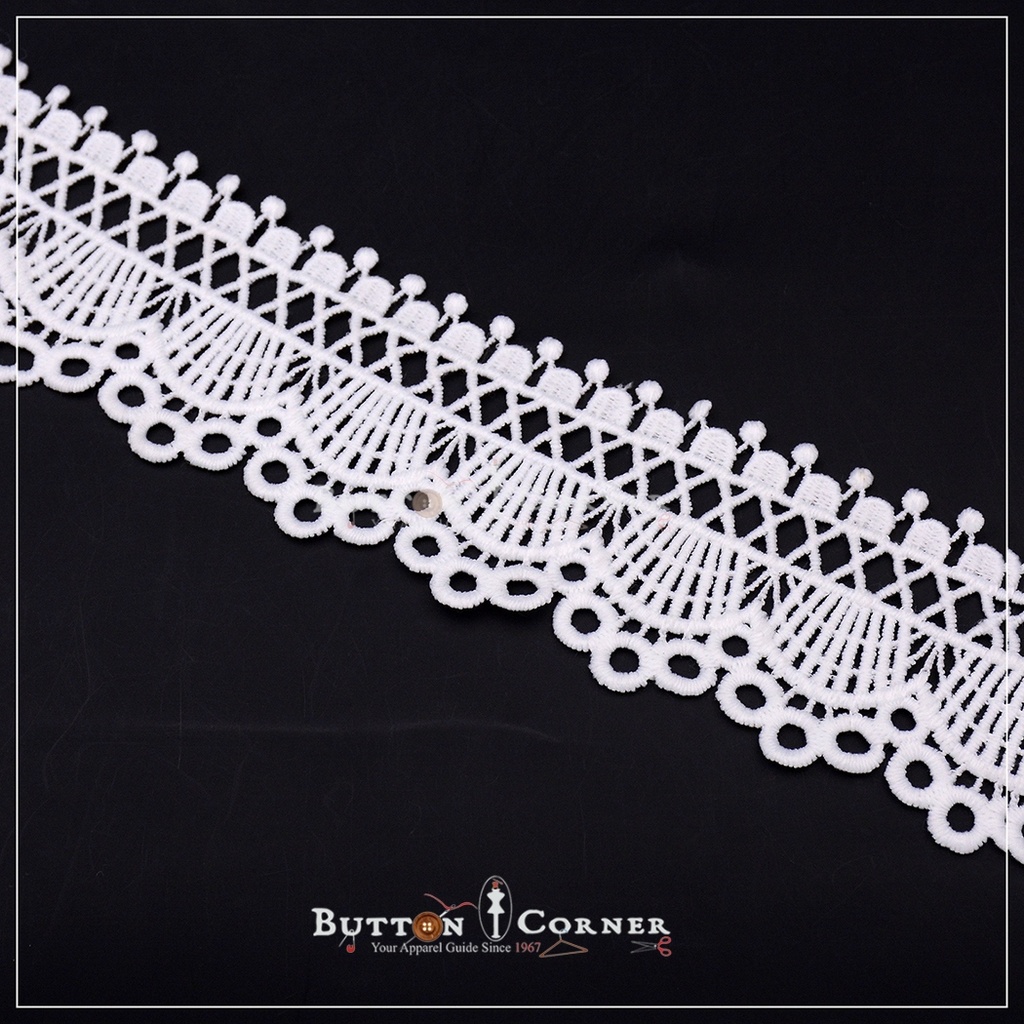 One Side Border Shuttle Lace