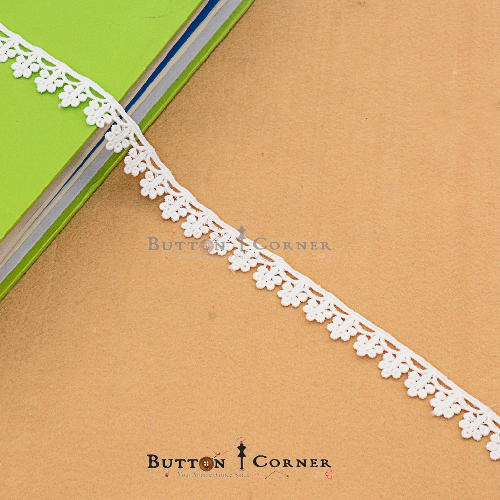 One Side Border Shuttle Lace