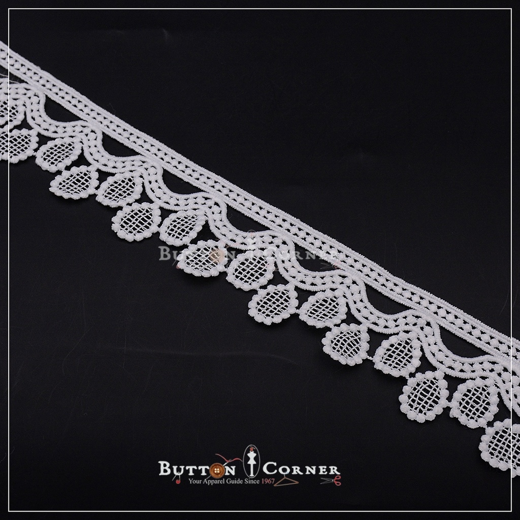 One Side Border Shuttle Lace