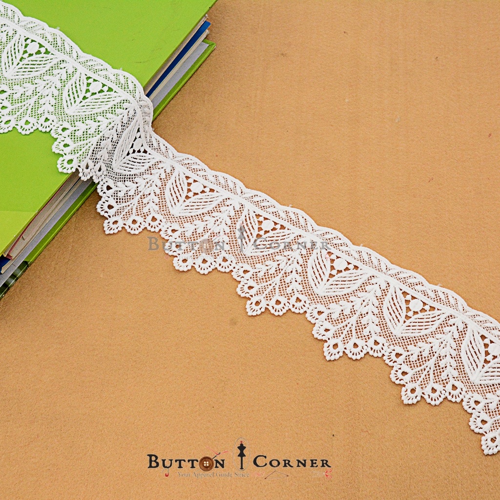 One Side Border Shuttle Lace