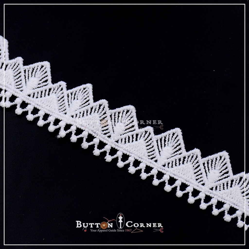 One Side Border Shuttle Lace