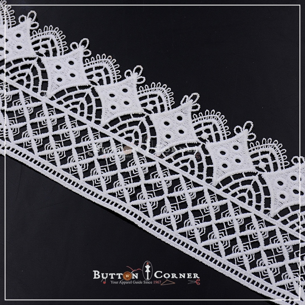 One Side Border Shuttle Lace