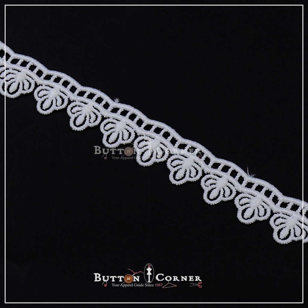 One Side Border Shuttle Lace