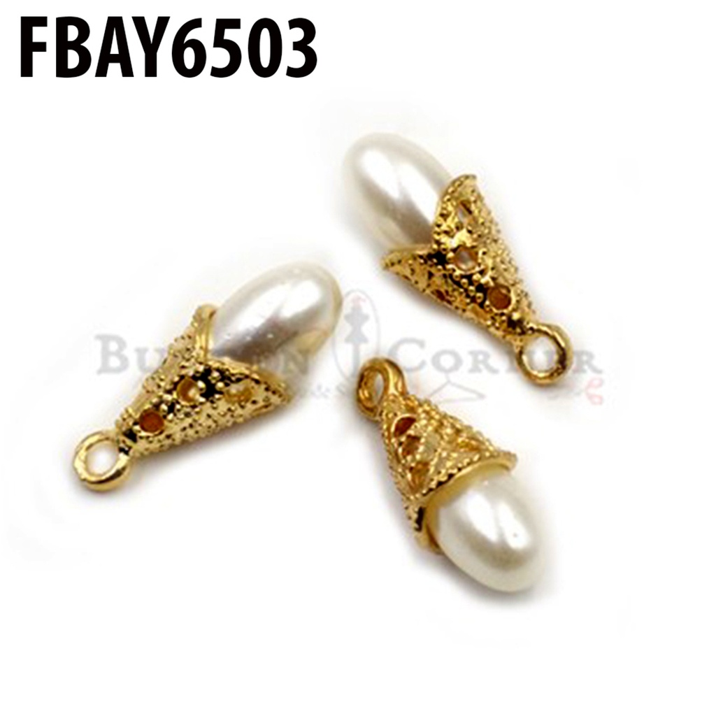 Beautiful Elegant & Classic Drop Shape Pearl In Gold Cap