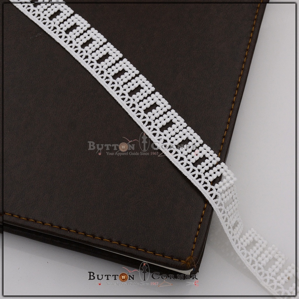 One Side Border Shuttle Lace