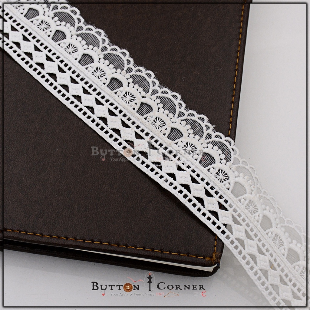 One Side Border Shuttle Net Lace