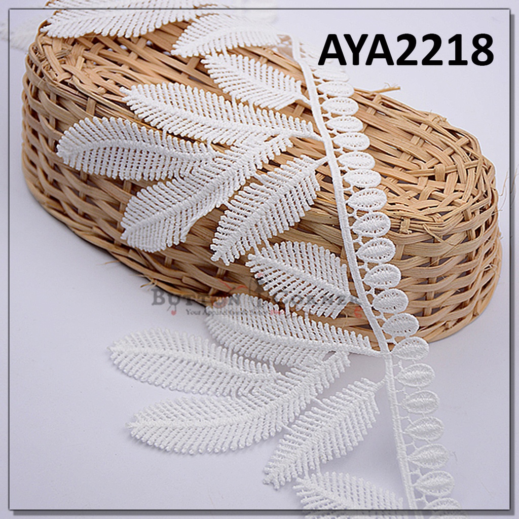 One Side Border Shuttle Lace