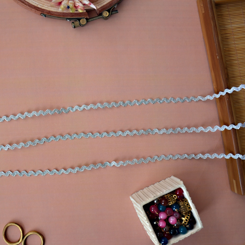 Metallic Yarn Zigzag Cord