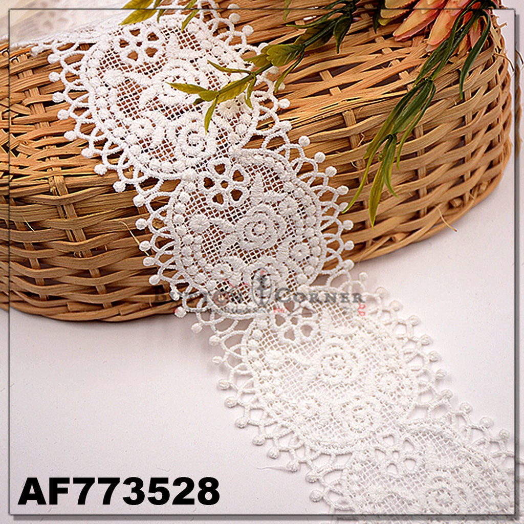 Double Side Border Shuttle Lace