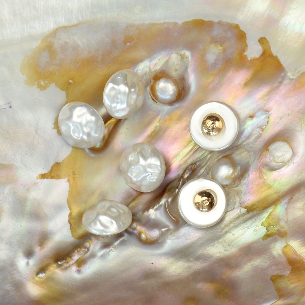 Round Original Pearl Shape Button