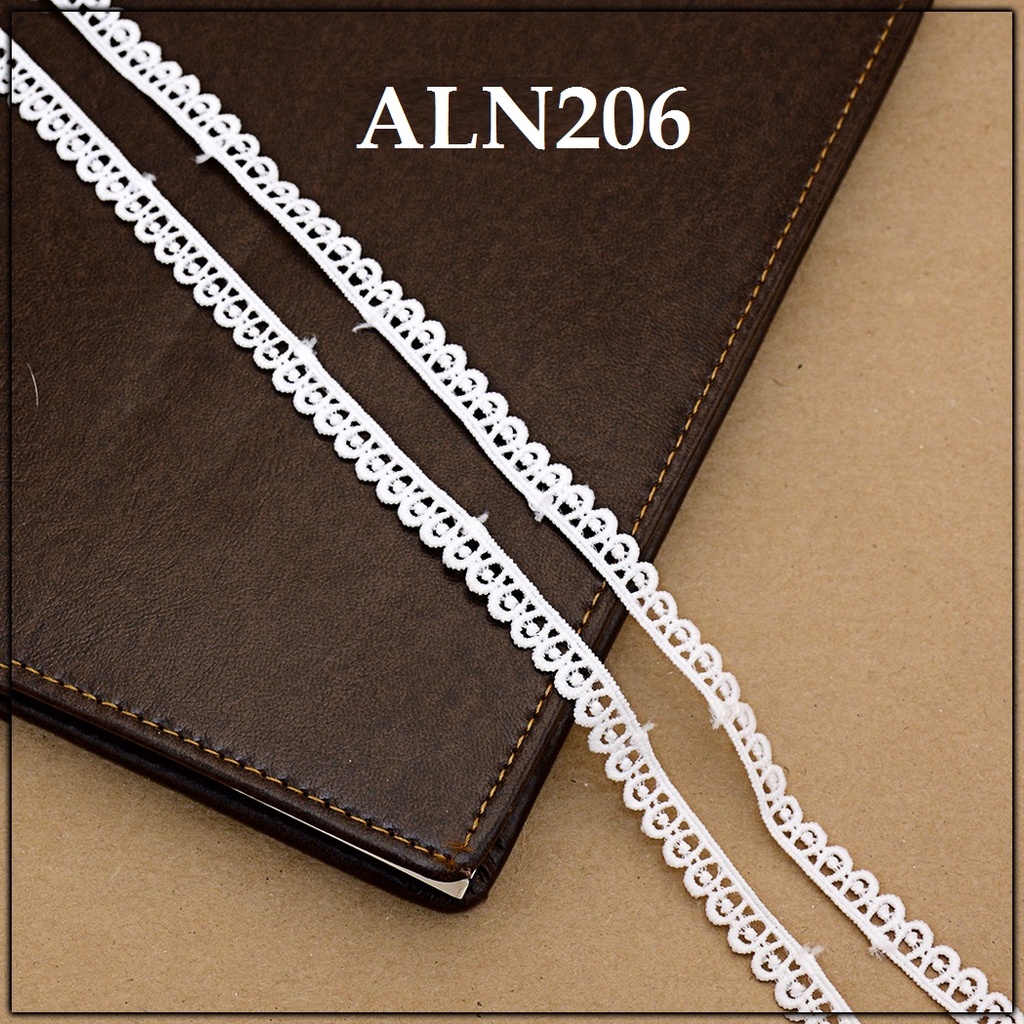 One Side Border Shuttle Lace