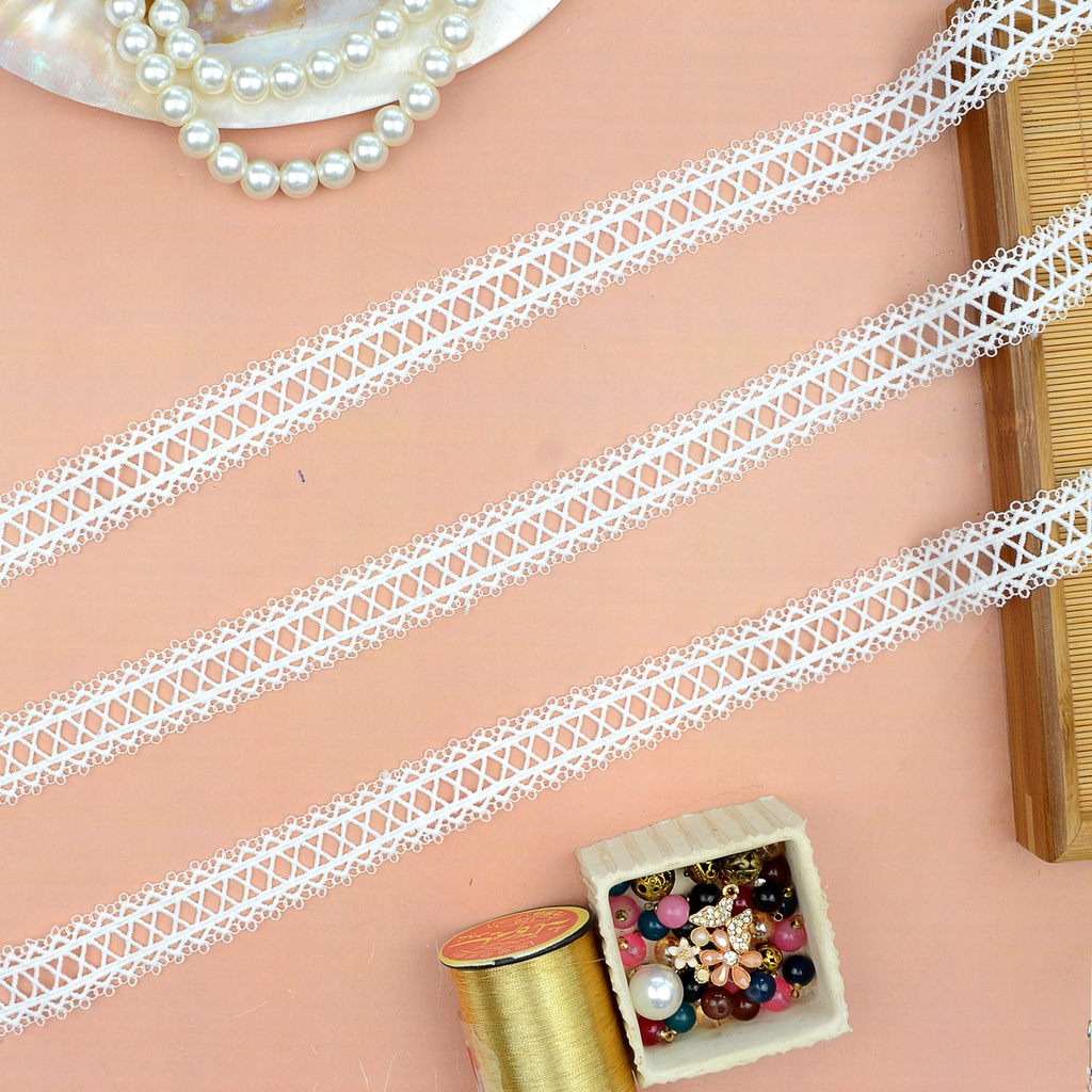 Double Side Border Criss Cross Shuttle Lace
