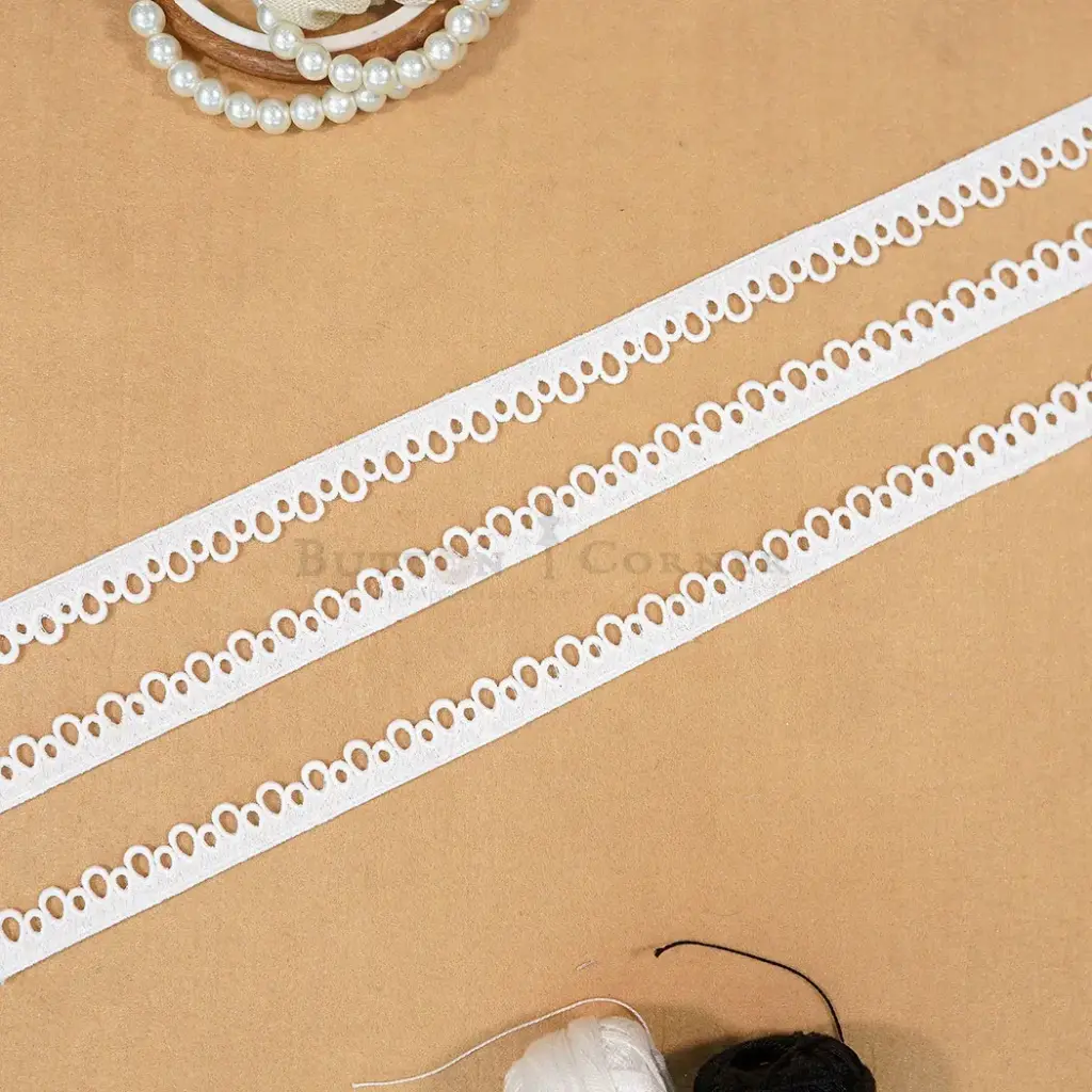 One Side Border Shuttle Lace