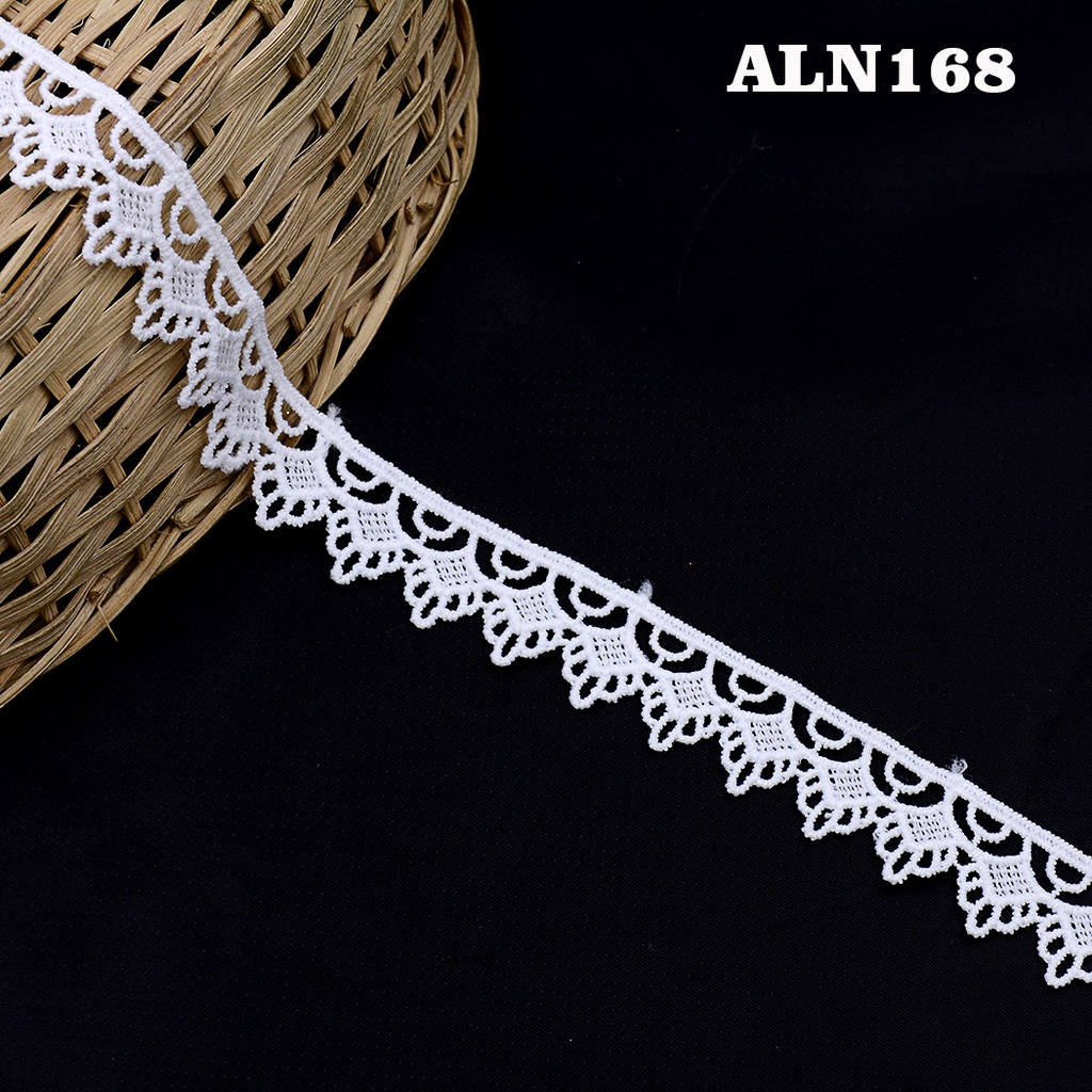 One Side Border Shuttle Lace