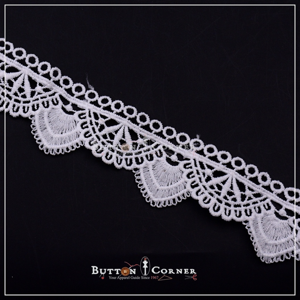 One Side Border Shuttle Lace