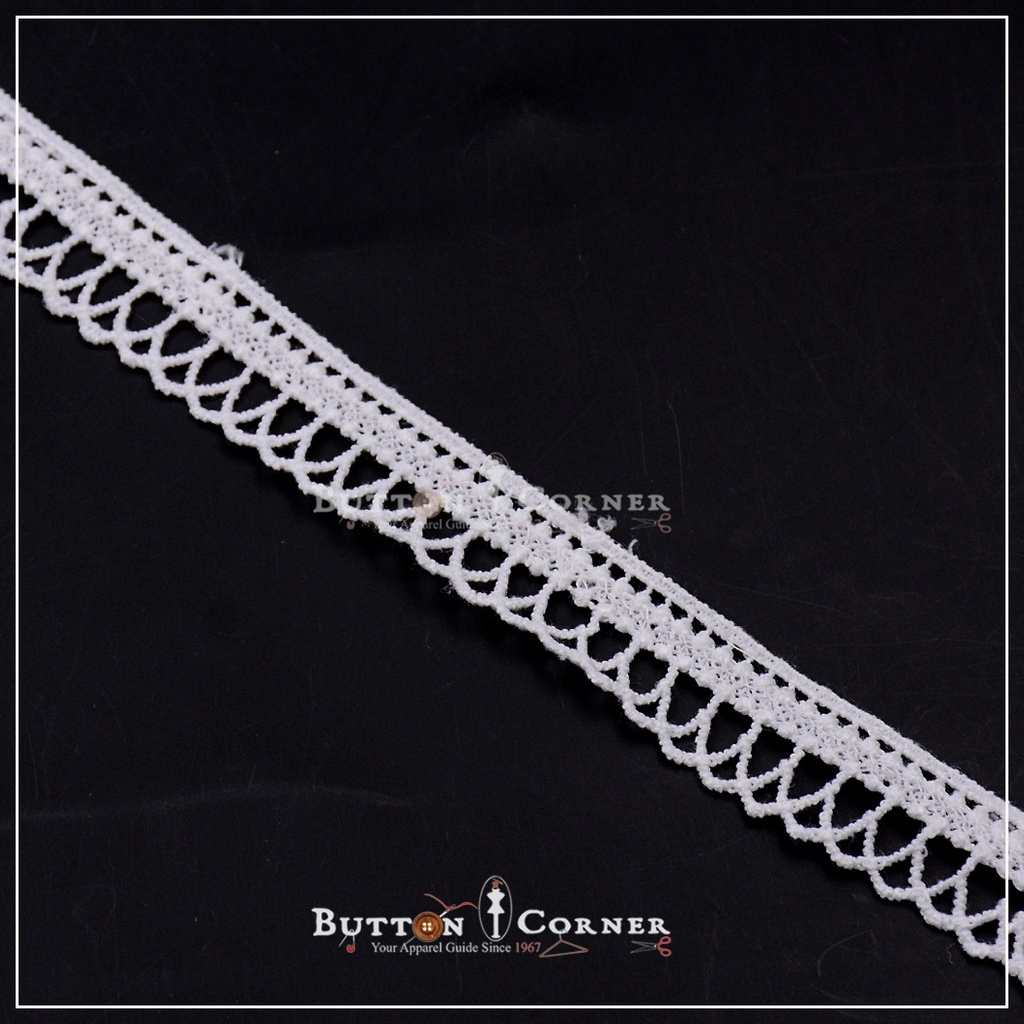 One Side Border Shuttle Lace