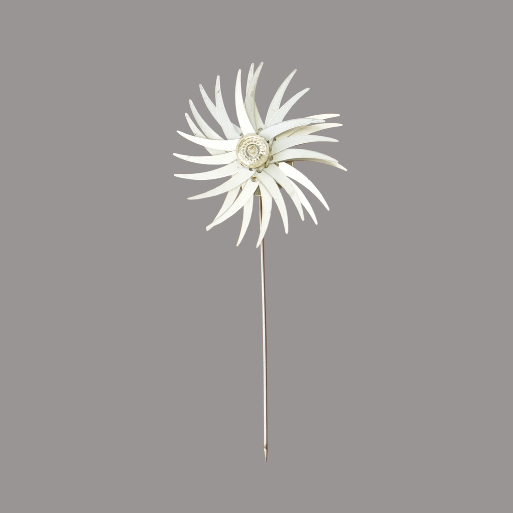 Sunflower Shape With Pearl Lapel Pin