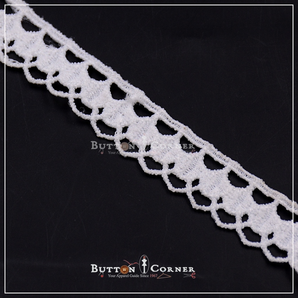 One Side Border Shuttle Lace