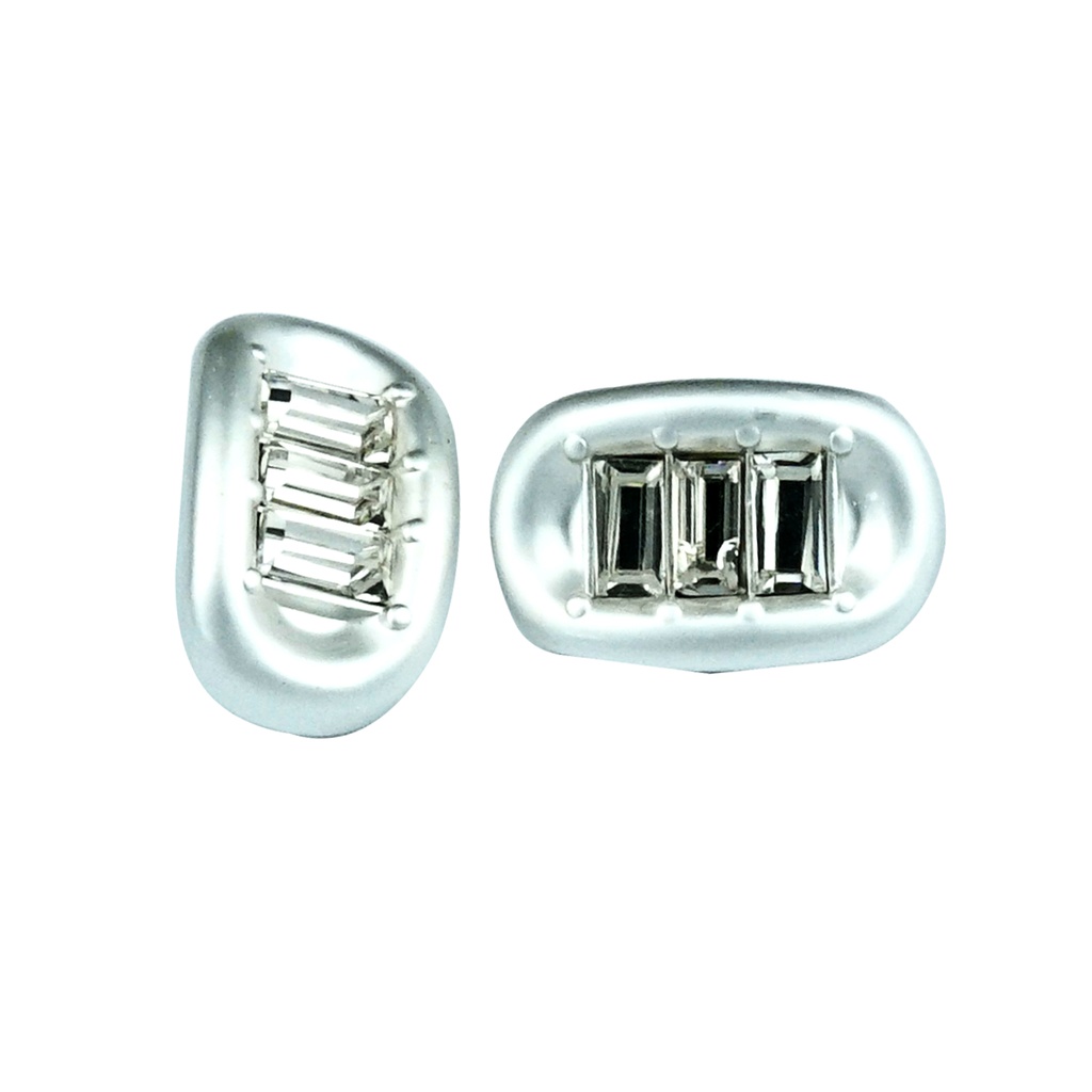 Three Stone Border Edge Button
