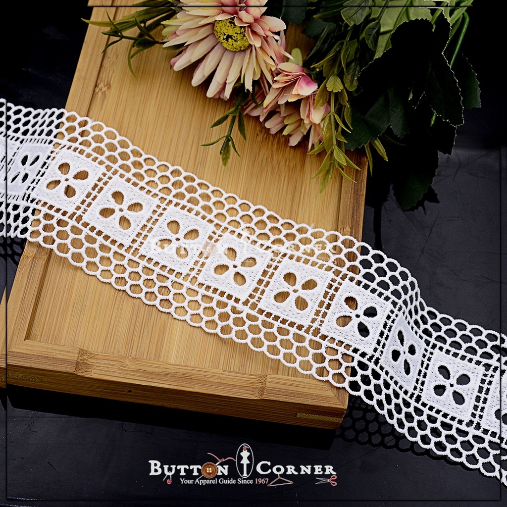 Double Side Border Shuttle Lace