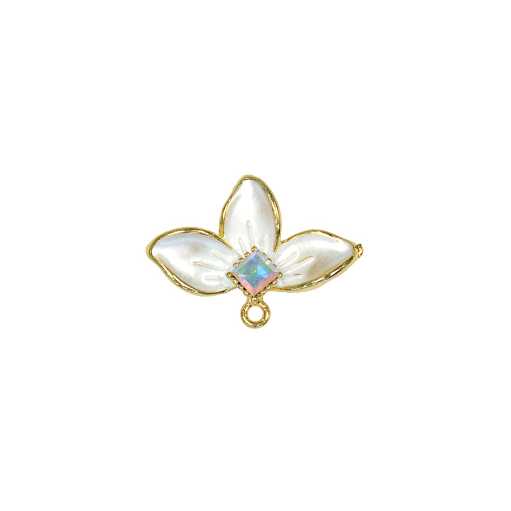 Center Stone In Leaf Hanging Button