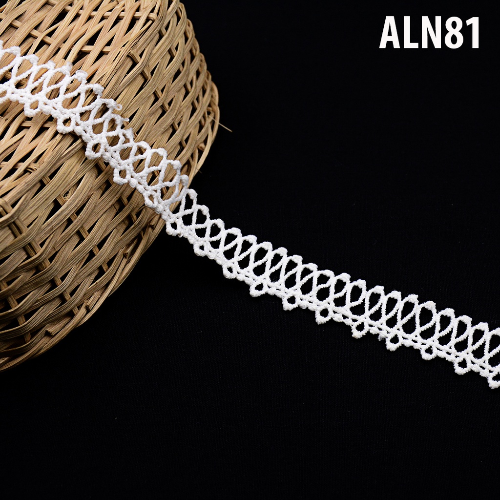 One Side Border Shuttle Lace