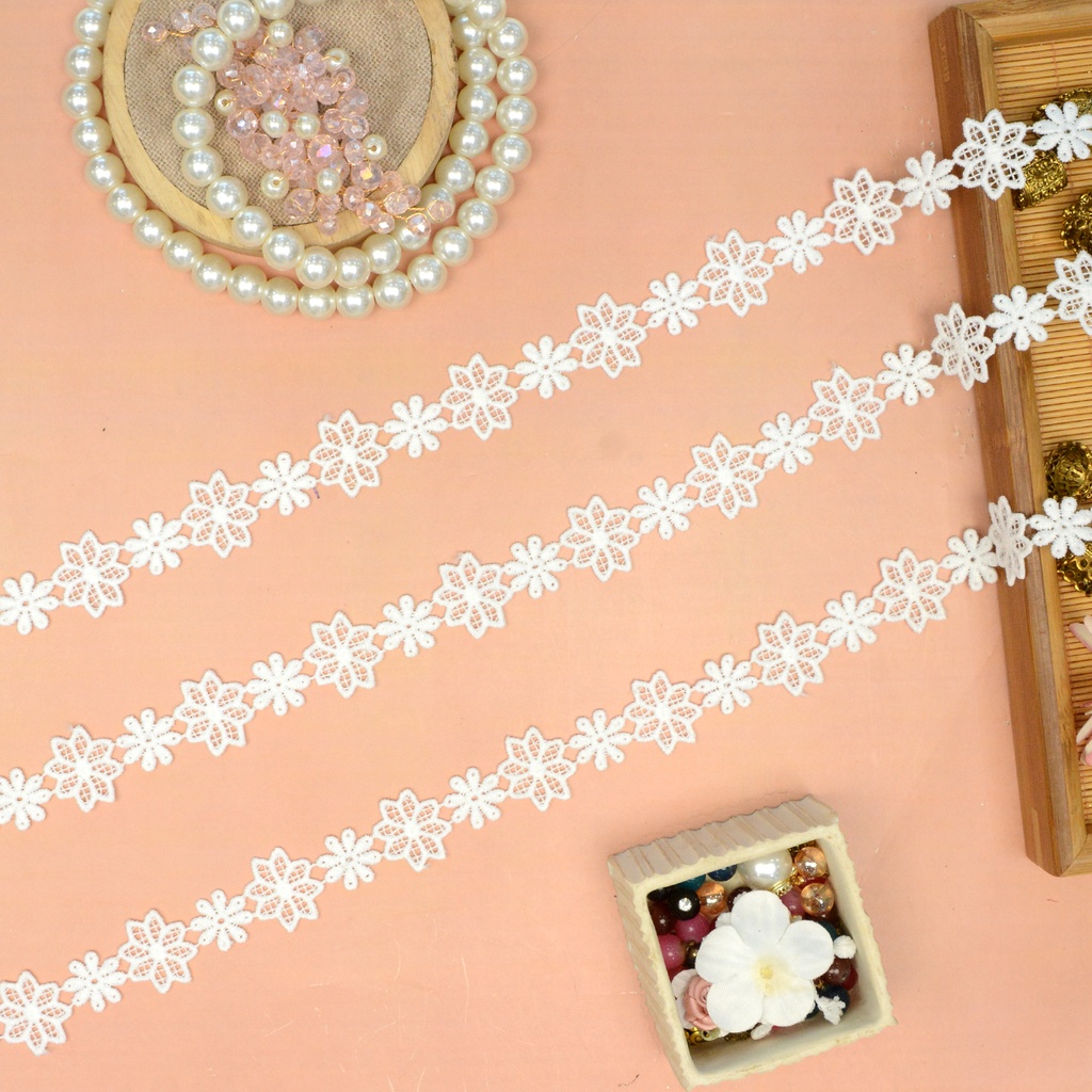 Applique Shuttle Lace