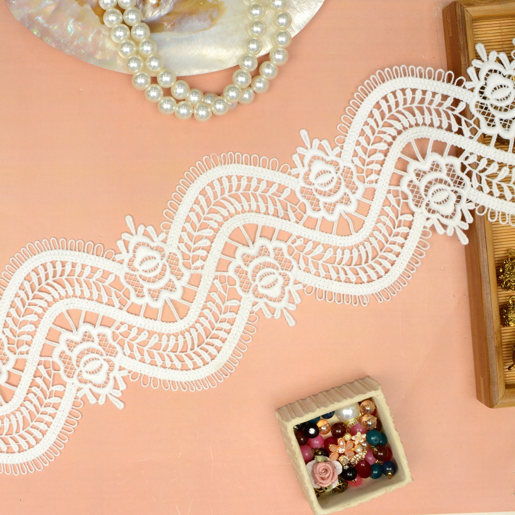 Applique Shuttle Lace