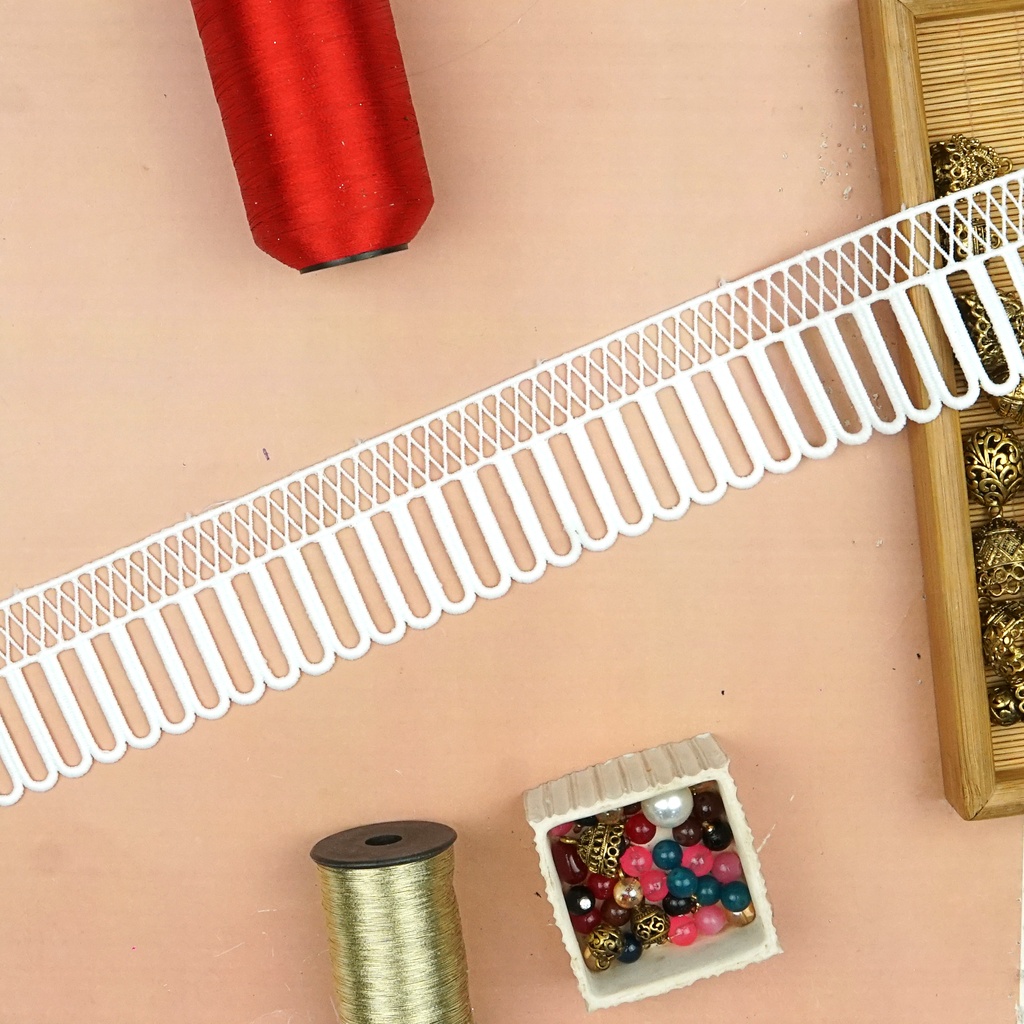 One Side Border Shuttle Lace