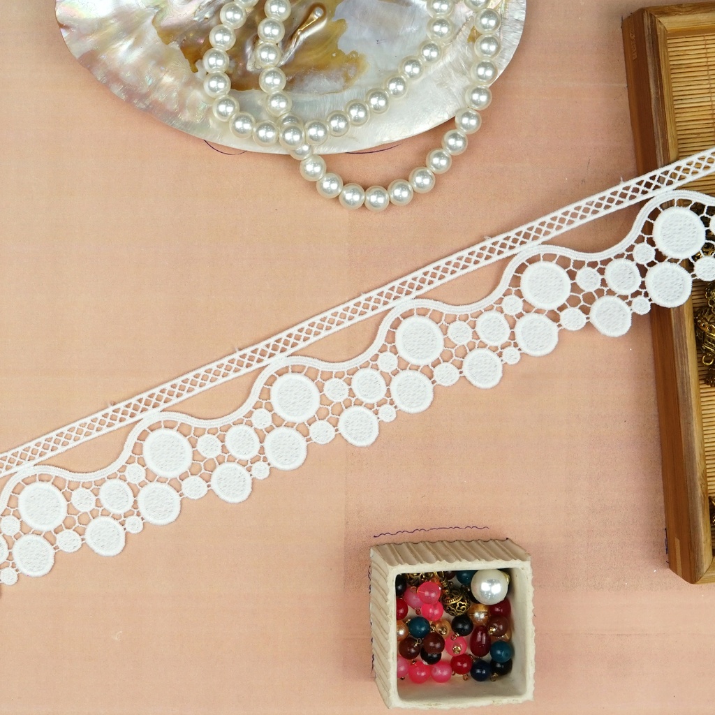 One Side Border Shuttle Lace