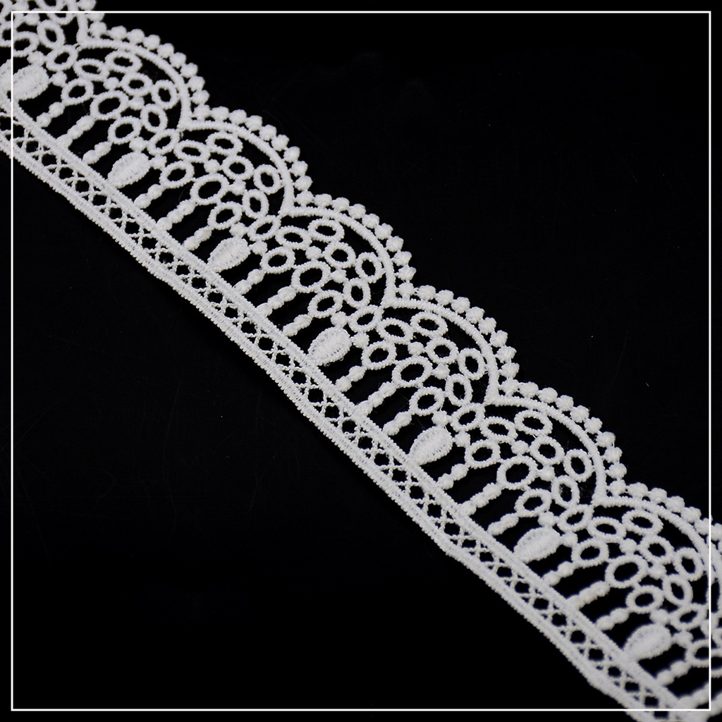 One Side Border Shuttle Lace