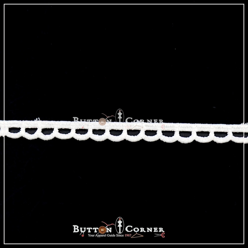 One Side Border Shuttle Lace