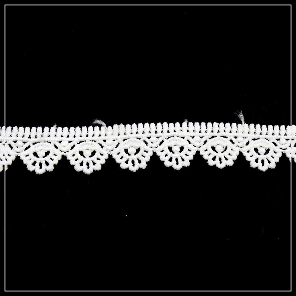 One Side Border Shuttle Lace
