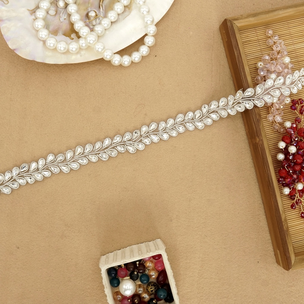 Stick On Fancy Kundan Lace
