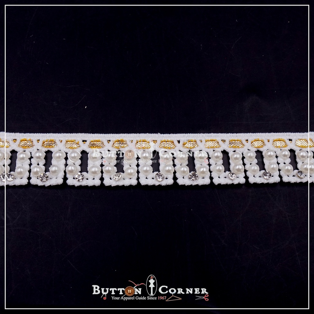 Shuttle Fancy Lace with Pearls
