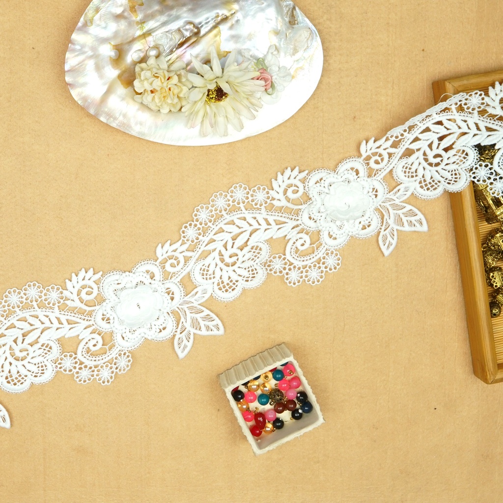 Flower Design Shuttle Lace