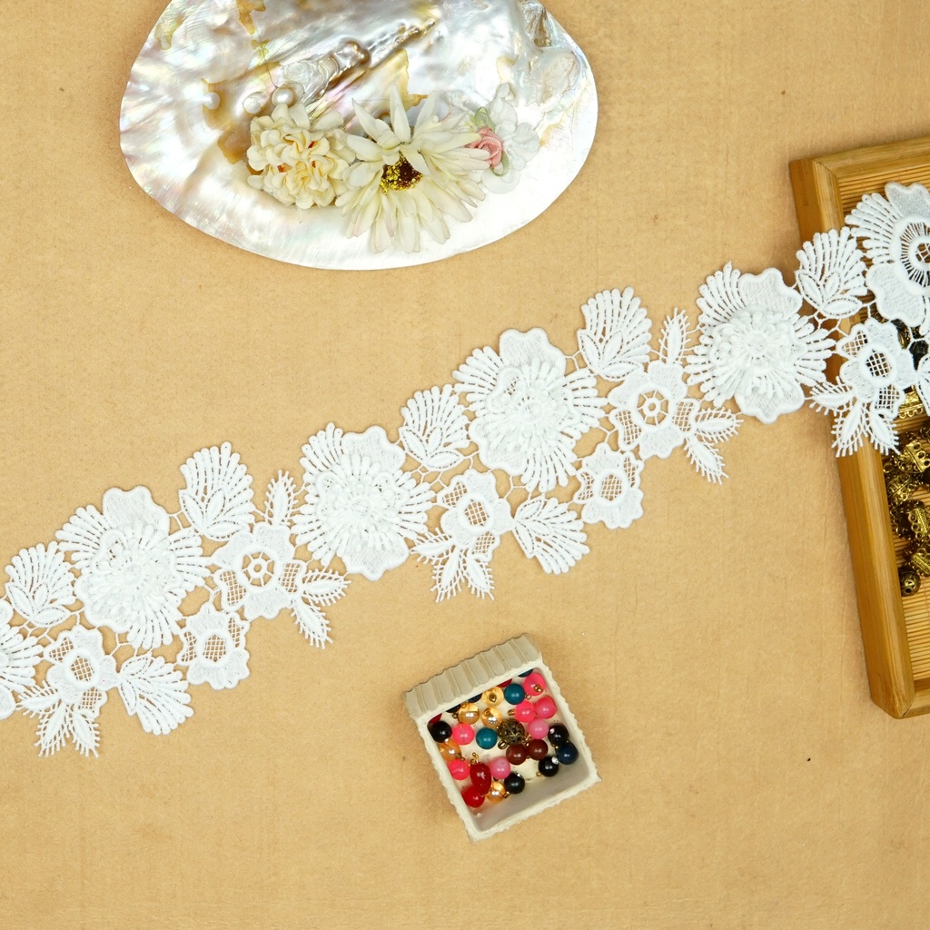 Flower Design Shuttle Lace