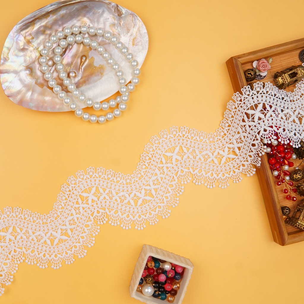 Applique Shuttle Lace