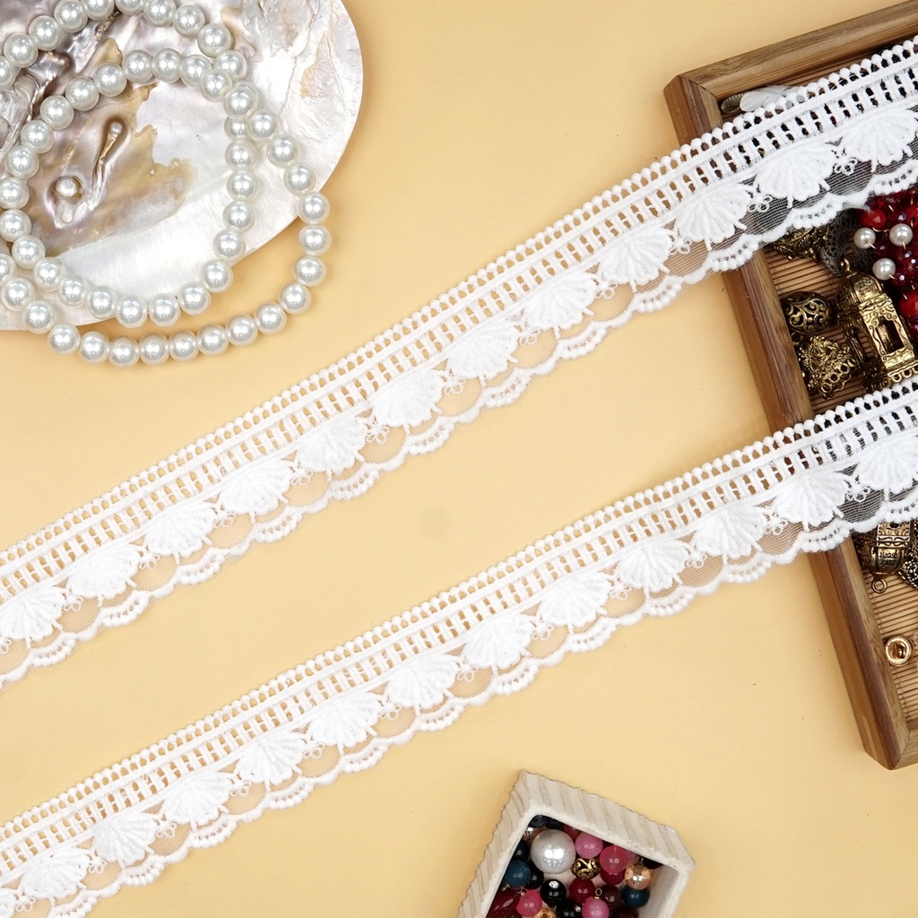 One Side Border Shuttle Net Lace