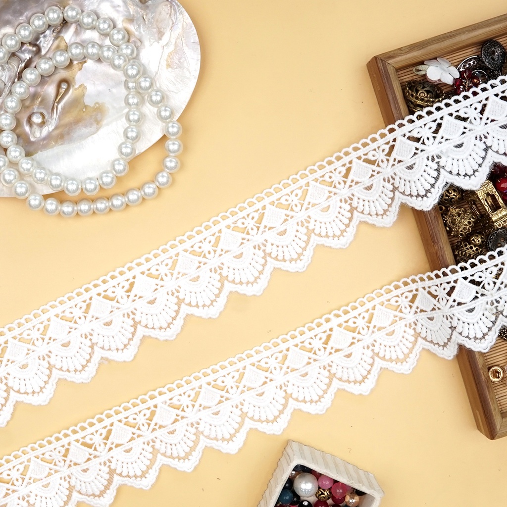 One Side Border Shuttle Net Lace