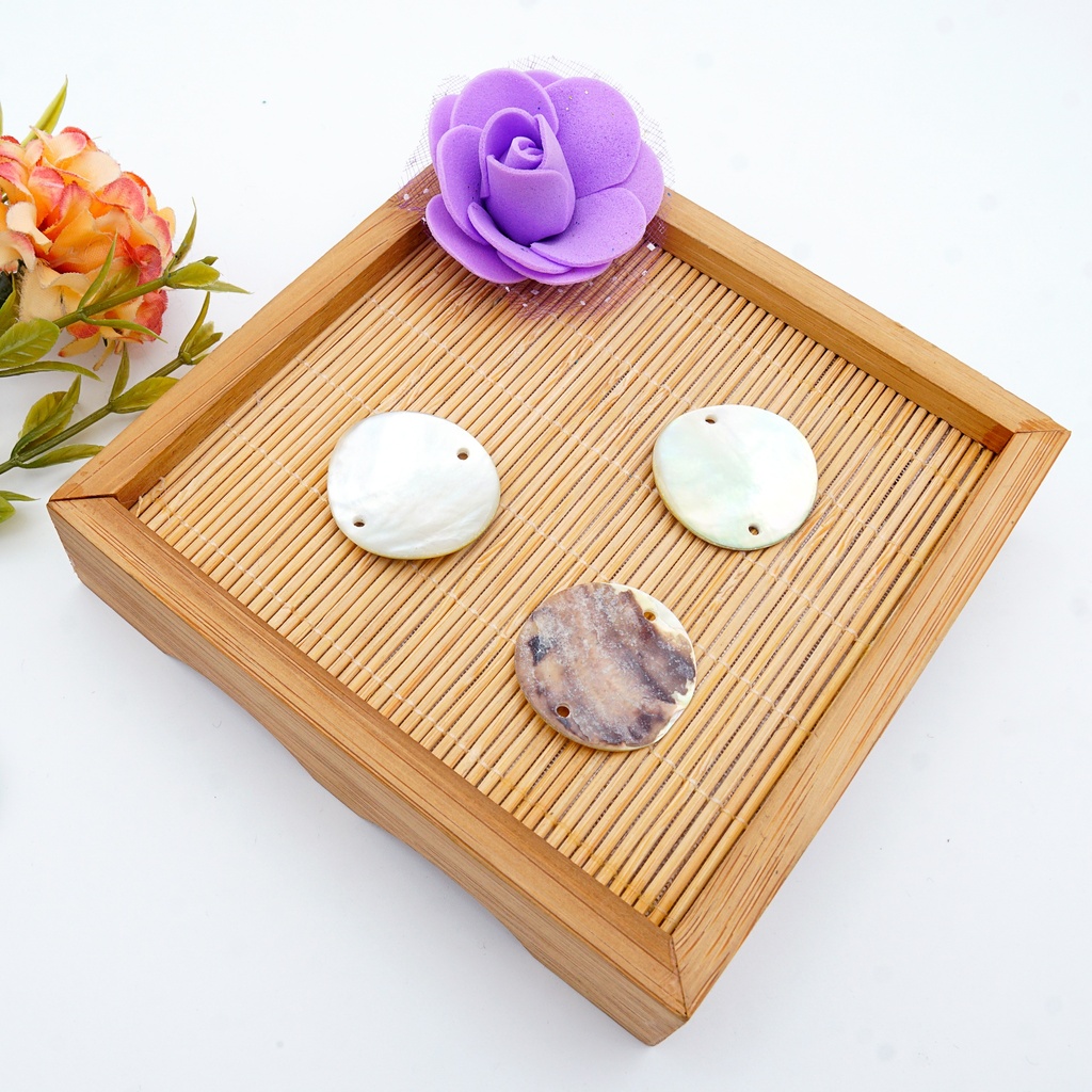 Agoya Japan Shell Round 2 Wide Hole Button