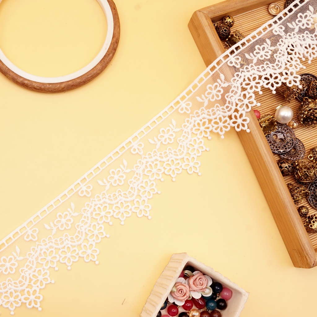 Shuttle Net Lace In Color