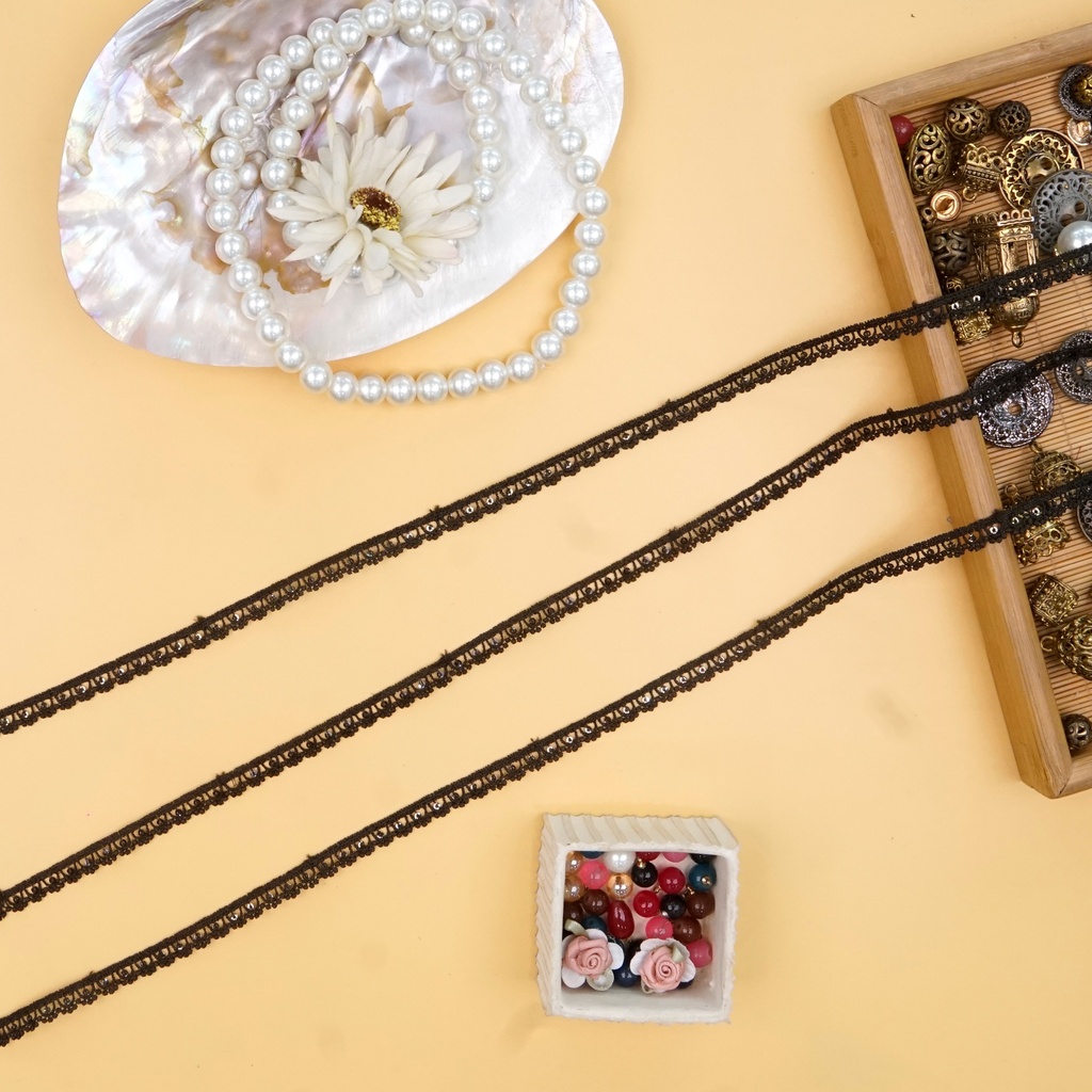 Sequence Shuttle Lace