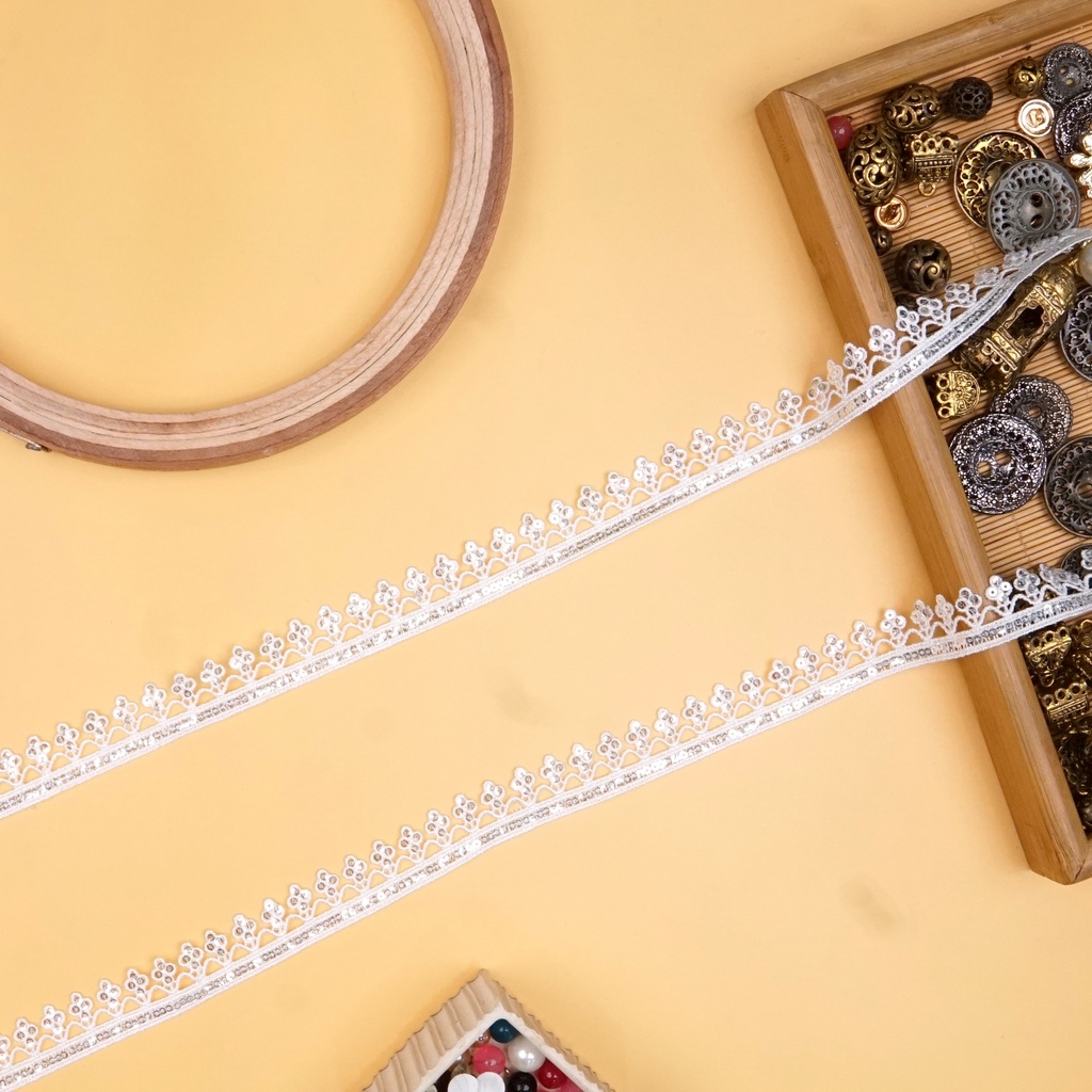 Sequence Shuttle Lace