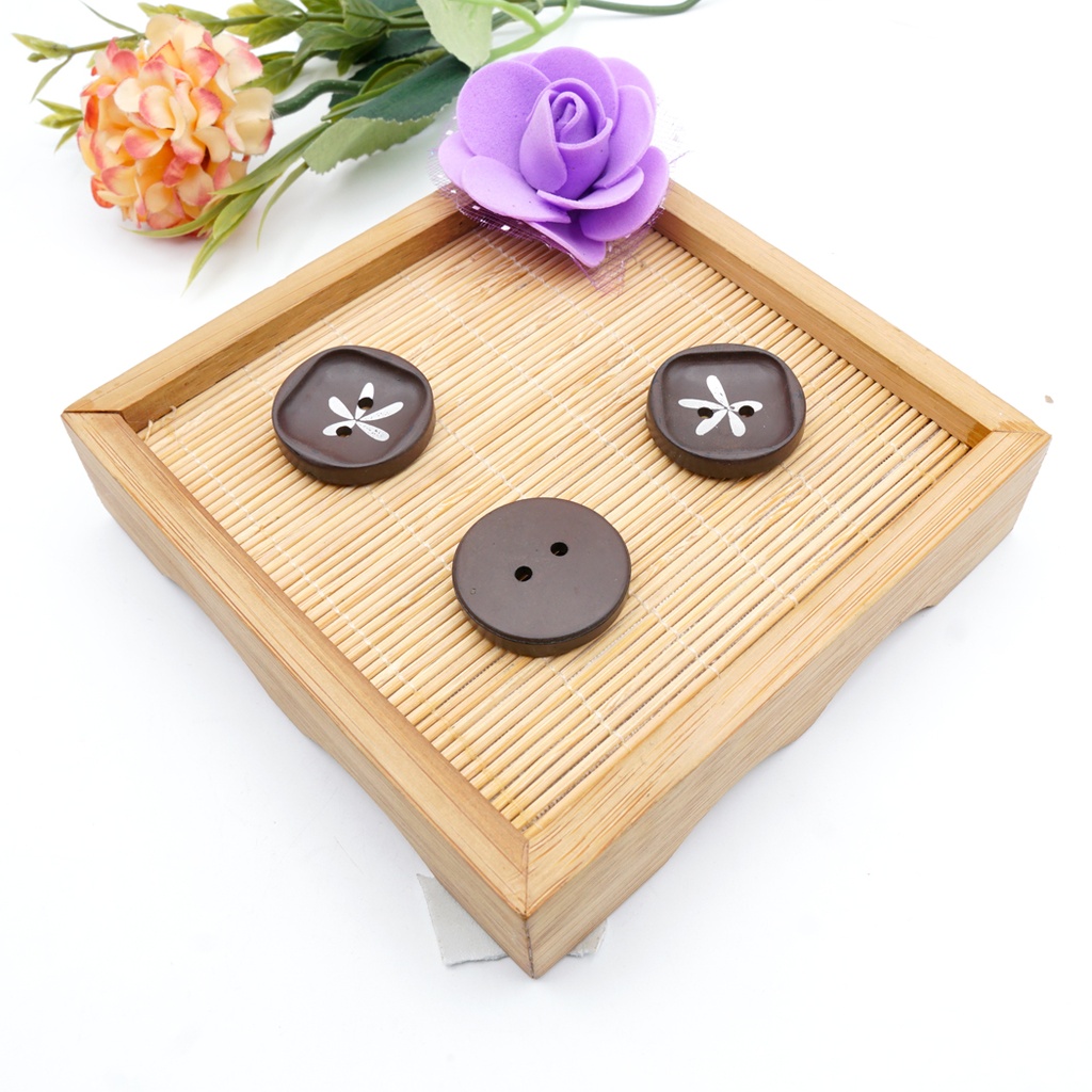 Digitate Leaf Design Wood Button