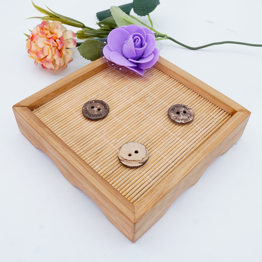 Engrave Mantaray Coconut Button