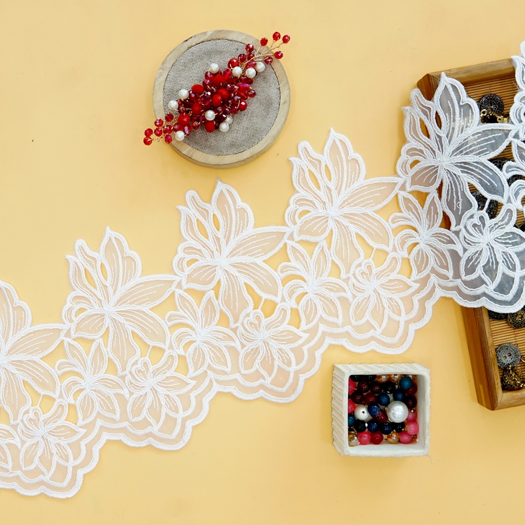 One Side Border Organa Lace